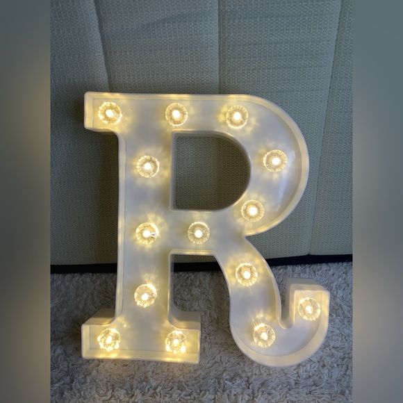 LED Letter Light Up, letter R - Picture 3 of 6
